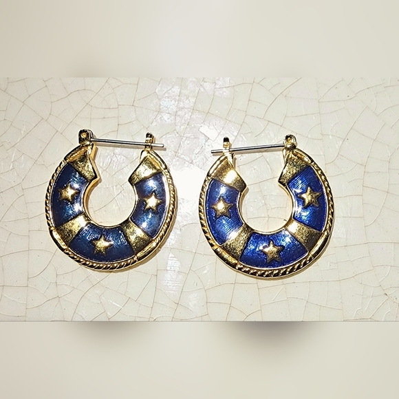 Vintage Avon 1997 circle hoops blue and gold clasp earrings - Picture 1 of 4
